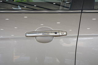 玛莎拉蒂行驶证