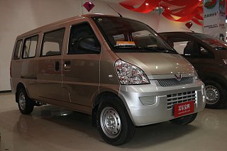 柳州五菱荣光最低报价